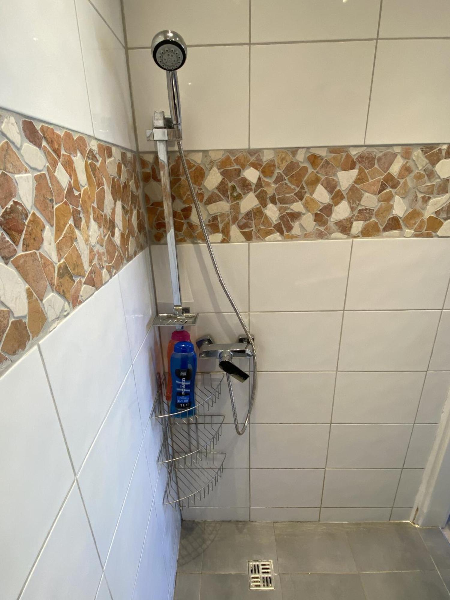 Apartament 20 Minutes From Center W Coffee, Tea, Tv, And Parking *