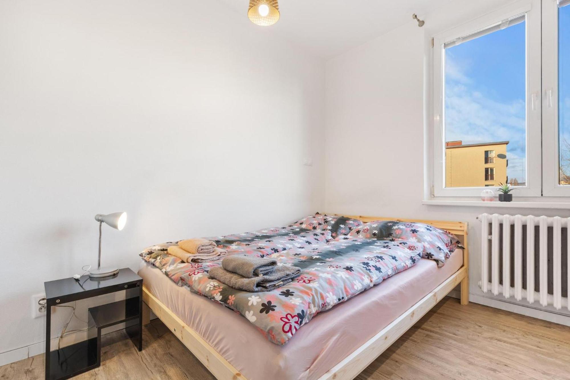 20 Minutes From Center W Coffee, Tea, Tv, And Parking Apartament *